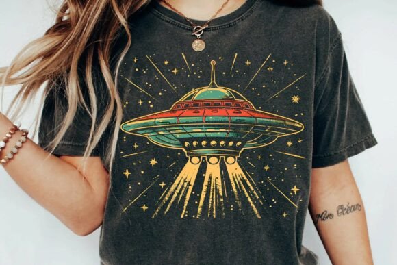 Download Vintage Retro UFO Flying Saucer Space Alien Sci-Fi T-Shirt Design Png - Ufo Collection
